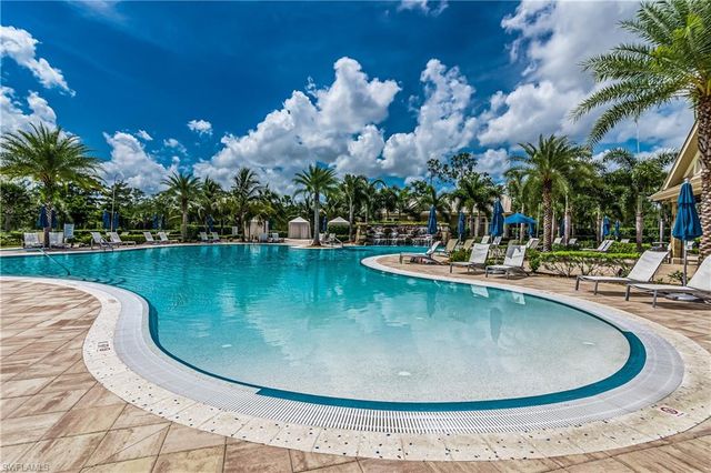 7700 Winding Cypress DR, Naples, FL 34114
