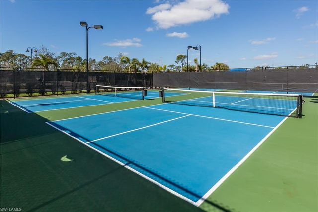 7700 Winding Cypress DR, Naples, FL 34114