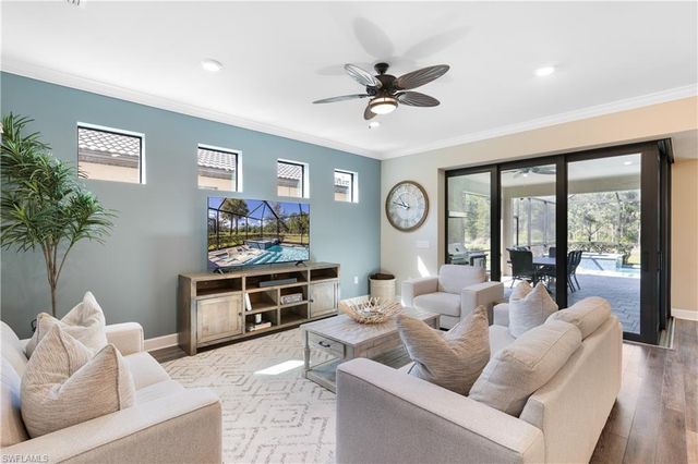 7700 Winding Cypress DR, Naples, FL 34114