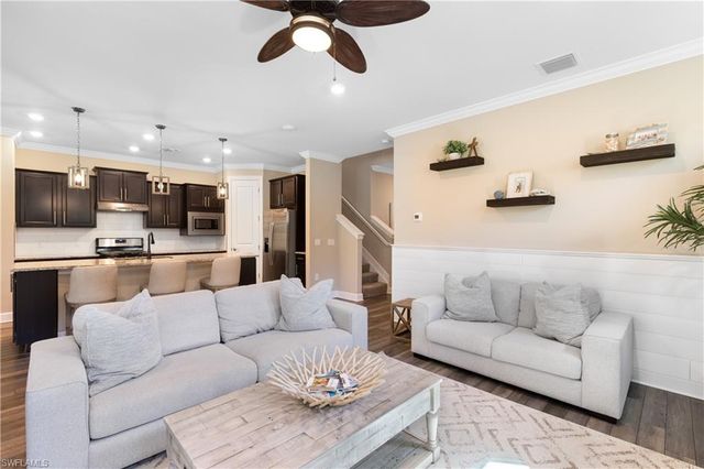 7700 Winding Cypress DR, Naples, FL 34114