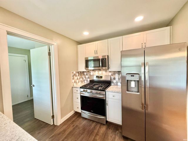 3100 Lake Drive, Evansville, IN 47711