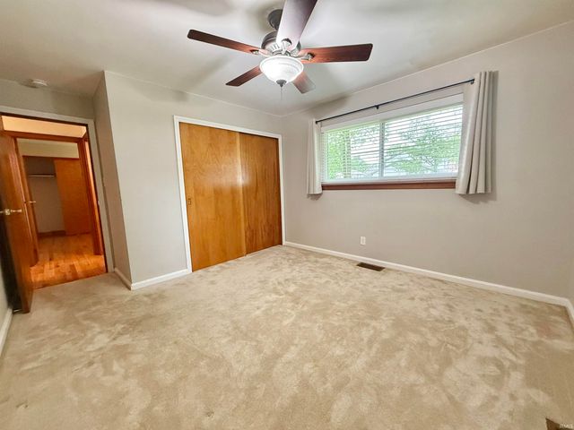 3100 Lake Drive, Evansville, IN 47711