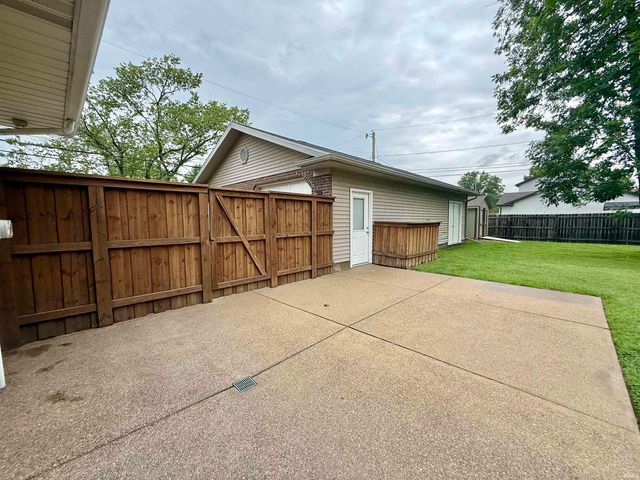 3100 Lake Drive, Evansville, IN 47711