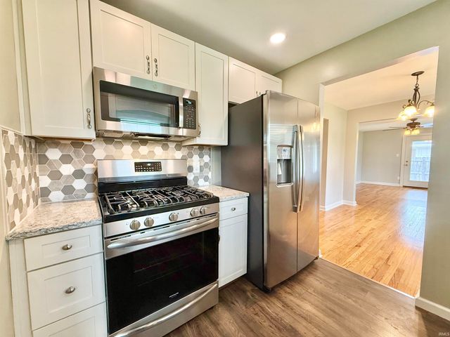 3100 Lake Drive, Evansville, IN 47711