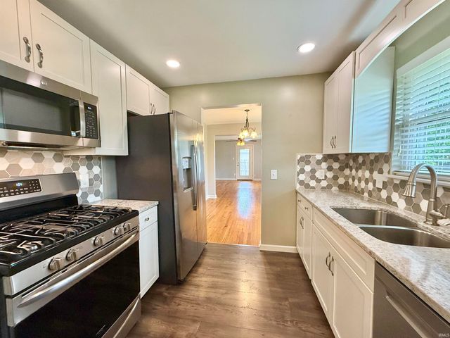 3100 Lake Drive, Evansville, IN 47711