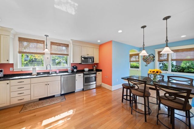 67 Summit Ave, Quincy, MA 02170