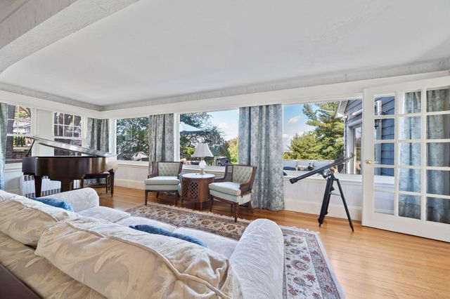 67 Summit Ave, Quincy, MA 02170