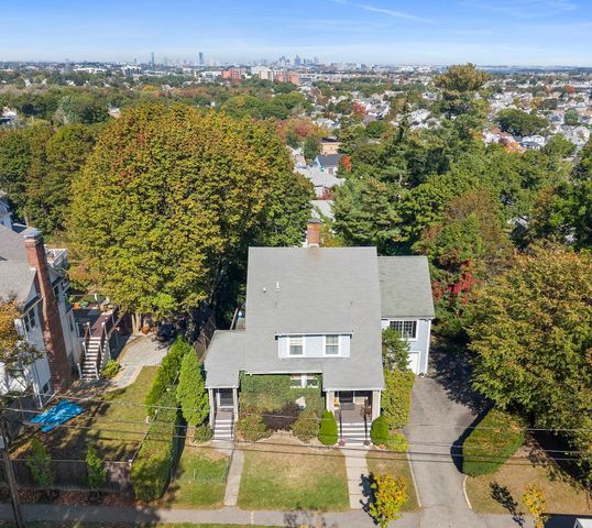 67 Summit Ave, Quincy, MA 02170