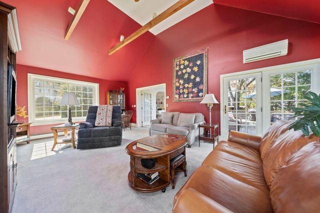 67 Summit Ave, Quincy, MA 02170