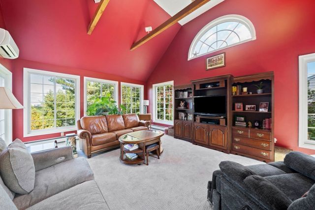 67 Summit Ave, Quincy, MA 02170