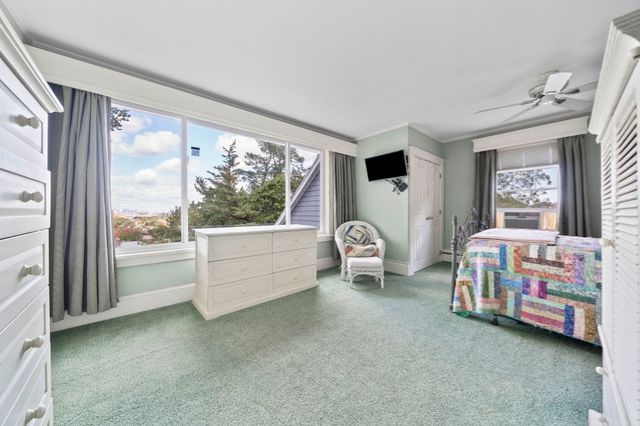 67 Summit Ave, Quincy, MA 02170