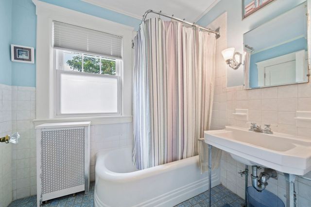 67 Summit Ave, Quincy, MA 02170