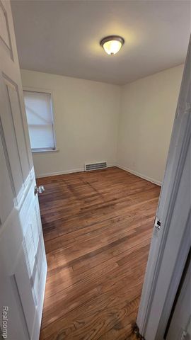 9759 Manistique Street, Detroit, MI 48224