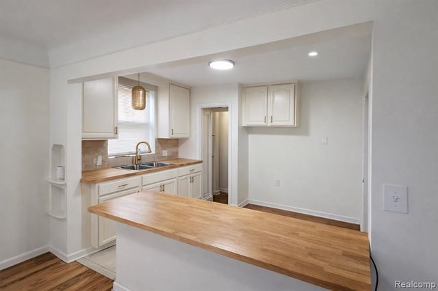 9759 Manistique Street, Detroit, MI 48224