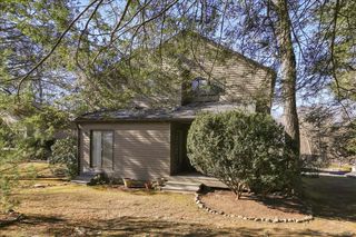 9 Heather Court 9, Woodbury, CT 06798
