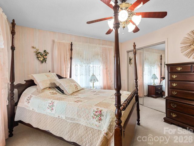 727 Jenkins Valley Road, Alexander, NC 28701