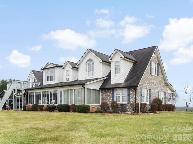 727 Jenkins Valley Road, Alexander, NC 28701