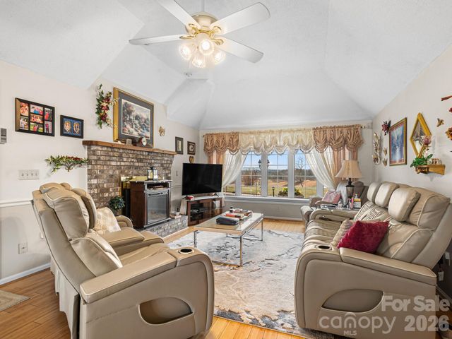727 Jenkins Valley Road, Alexander, NC 28701