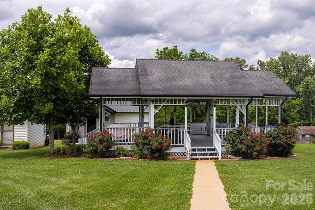 727 Jenkins Valley Road, Alexander, NC 28701