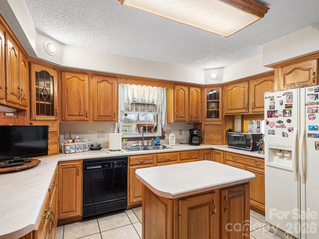 727 Jenkins Valley Road, Alexander, NC 28701