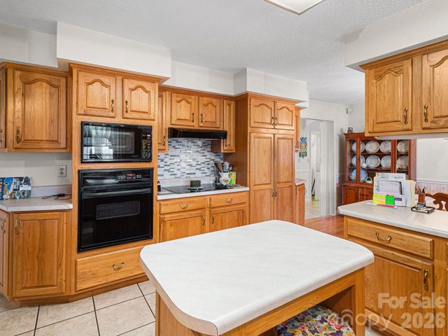 727 Jenkins Valley Road, Alexander, NC 28701