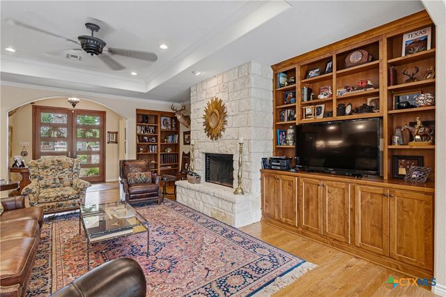 2065 Terminal Loop Road, Mcqueeney, TX 78123