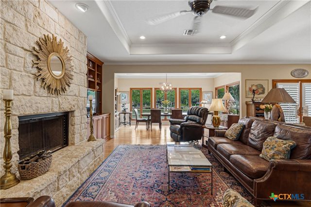2065 Terminal Loop Road, Mcqueeney, TX 78123