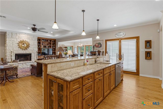 2065 Terminal Loop Road, Mcqueeney, TX 78123