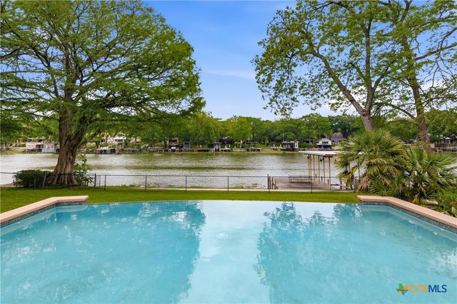 2065 Terminal Loop Road, Mcqueeney, TX 78123