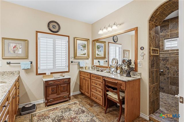 2065 Terminal Loop Road, Mcqueeney, TX 78123