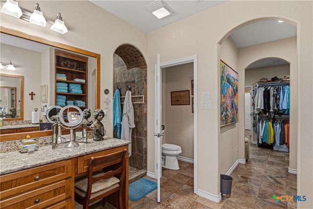 2065 Terminal Loop Road, Mcqueeney, TX 78123