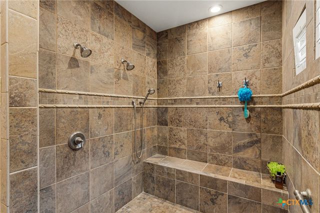 2065 Terminal Loop Road, Mcqueeney, TX 78123