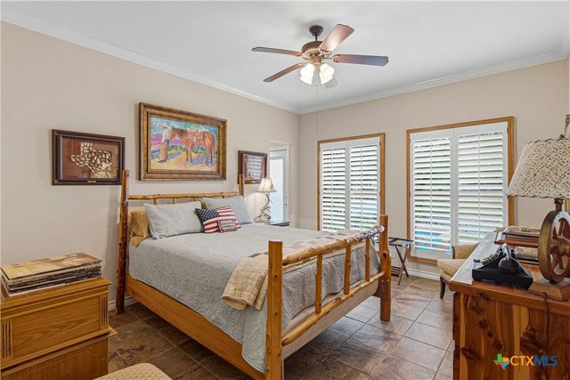 2065 Terminal Loop Road, Mcqueeney, TX 78123