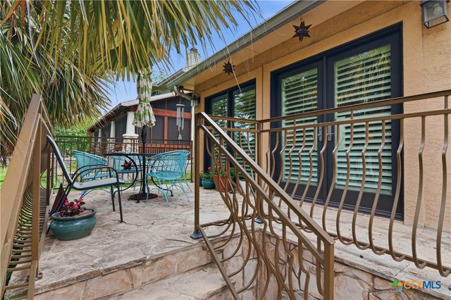 2065 Terminal Loop Road, Mcqueeney, TX 78123