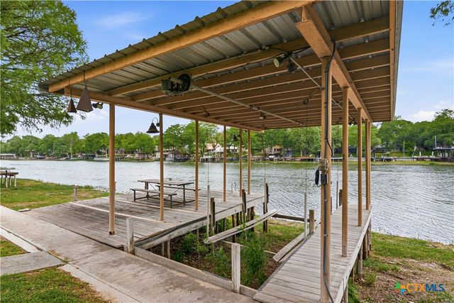 2065 Terminal Loop Road, Mcqueeney, TX 78123