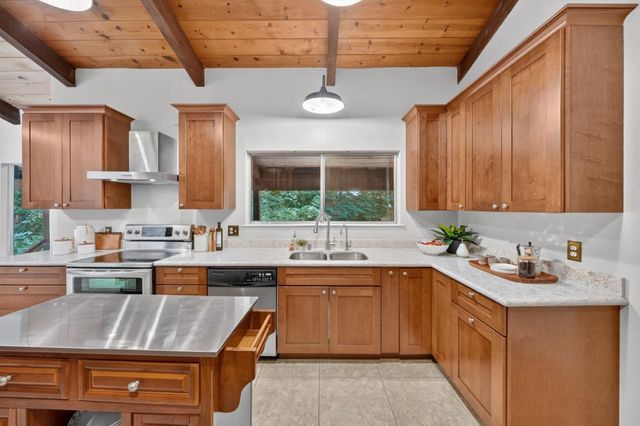 252 Nichols Drive, Santa Cruz, CA 95060