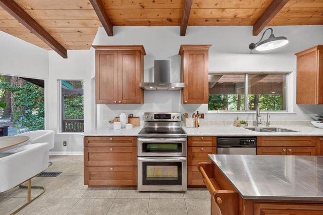 252 Nichols Drive, Santa Cruz, CA 95060