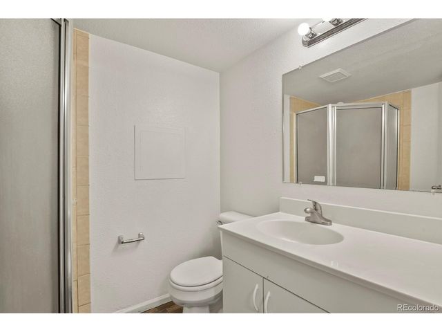 10400 W Fair Ave B, Littleton, CO 80127