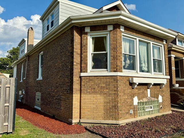 8633 S Hermitage Avenue, Chicago, IL 60620