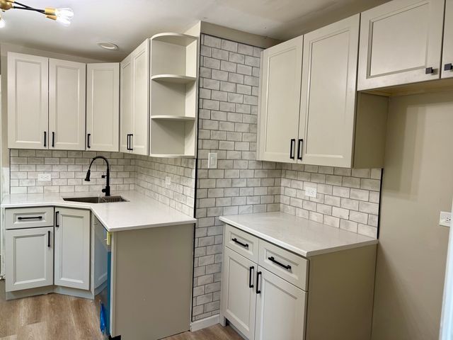 8633 S Hermitage Avenue, Chicago, IL 60620