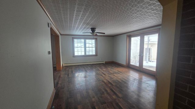 39 Champlain Street, Rouses Point, NY 12979