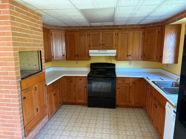 39 Champlain Street, Rouses Point, NY 12979