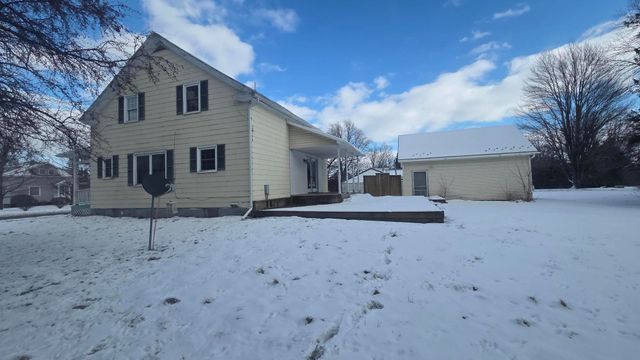 39 Champlain Street, Rouses Point, NY 12979