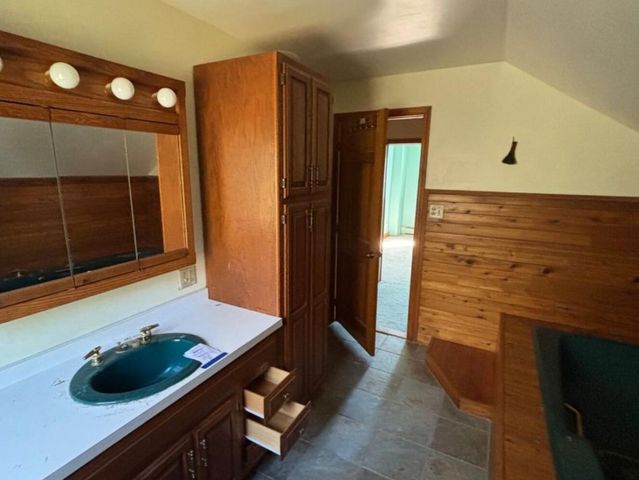 39 Champlain Street, Rouses Point, NY 12979