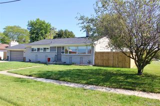 22252 Dale Allen Street, Clinton Charter Township, MI 48035