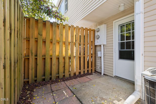 220 Elizabeth Street Apt B10, Chapel Hill, NC 27514