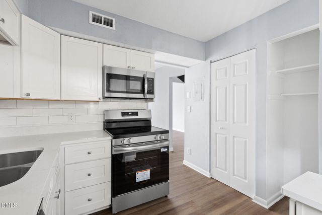 220 Elizabeth Street Apt B10, Chapel Hill, NC 27514