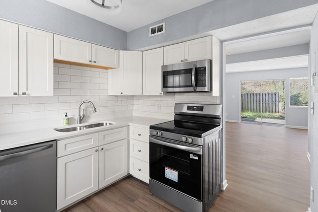 220 Elizabeth Street Apt B10, Chapel Hill, NC 27514