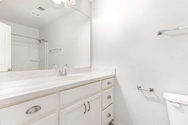 10501 NW 33rd Street, Yukon, OK 73099