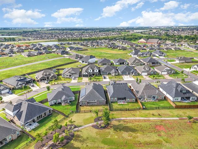 10501 NW 33rd Street, Yukon, OK 73099